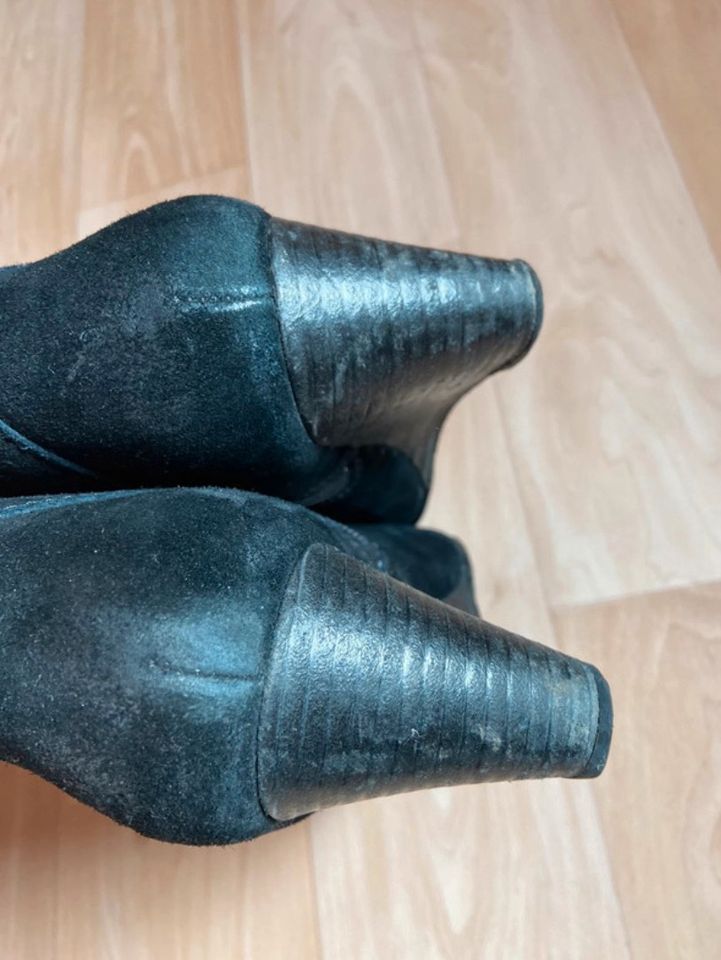 Schwarze Esprit Stiefel mit Keilabsatz Größe 40 in Biedenkopf