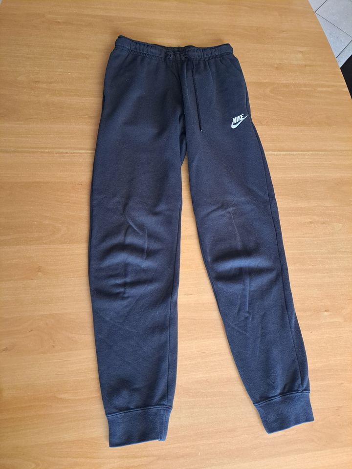 Nike Jogginghose Gr. XS in Burgebrach