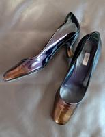 Prada Pumps Heels Lackleder Leder Gr. 38 Nordrhein-Westfalen - Solingen Vorschau