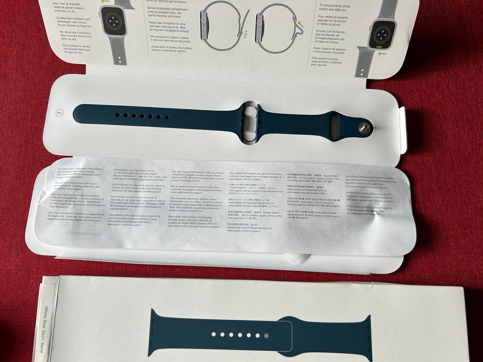 Apple Watch Gen 7 Edelstahl Saphir Silber 45mm Milaneseband in Halberstadt