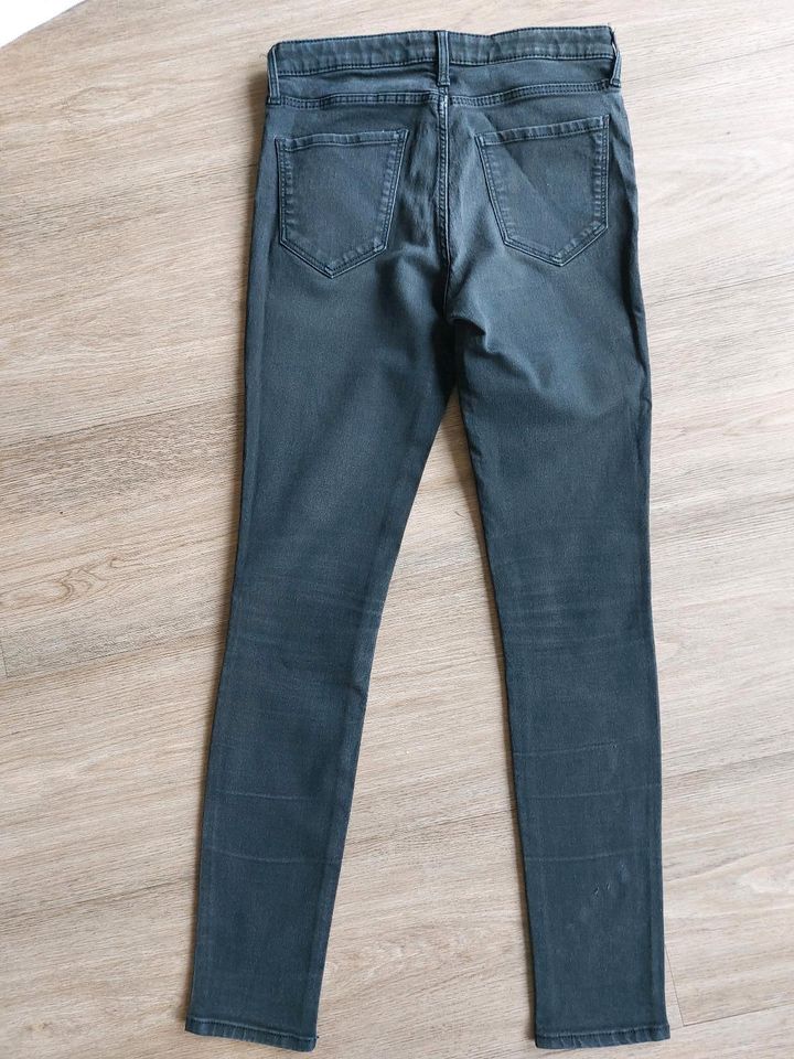 C&A H&M Mädchen Sweatshirt skinny Jeans 146 152 in Bocholt