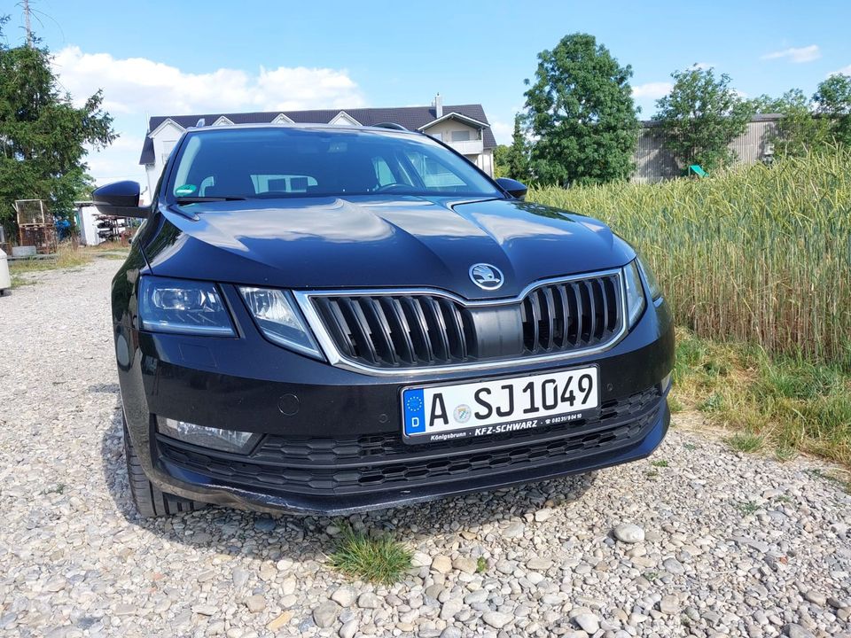 Leihwagen PKW mit Motorradanhänger KFZ Anhänger mieten leihen in Königsbrunn