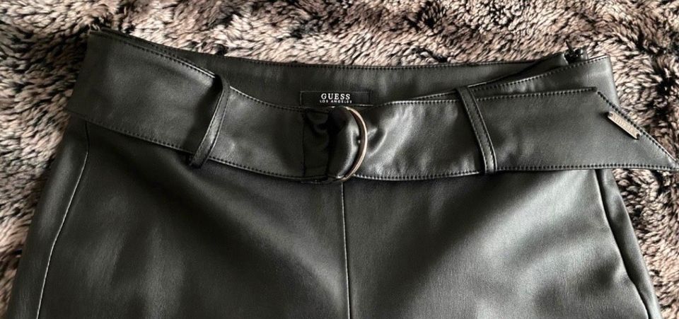 Neu Guess Kunstlederhose Hose Kunstleder Gr. S in Backnang