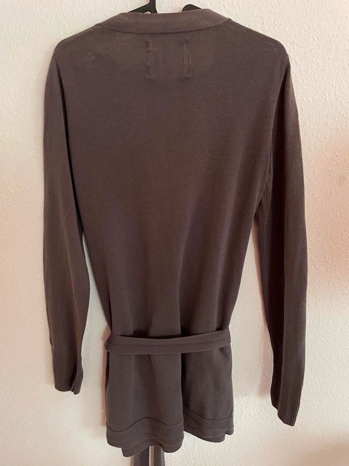 Leichte Shirtjacke von Esprit in grau, Größe 38 in Vörstetten