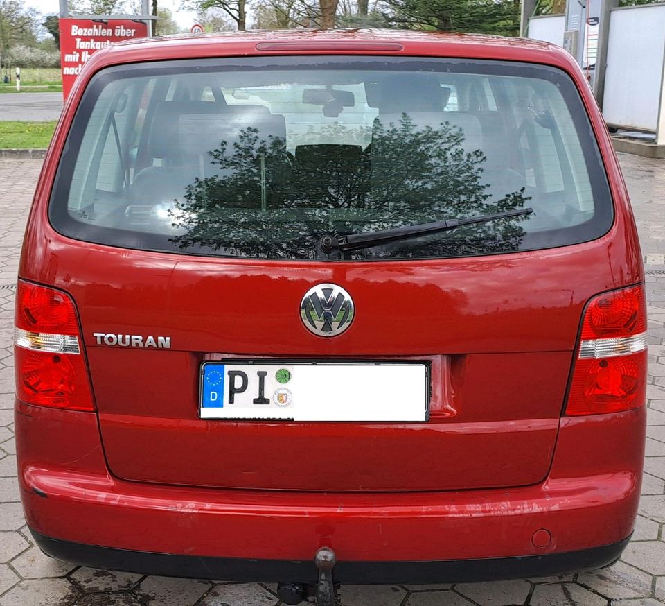 VW Touran mit 7 Sitzplätzen! in Elmshorn