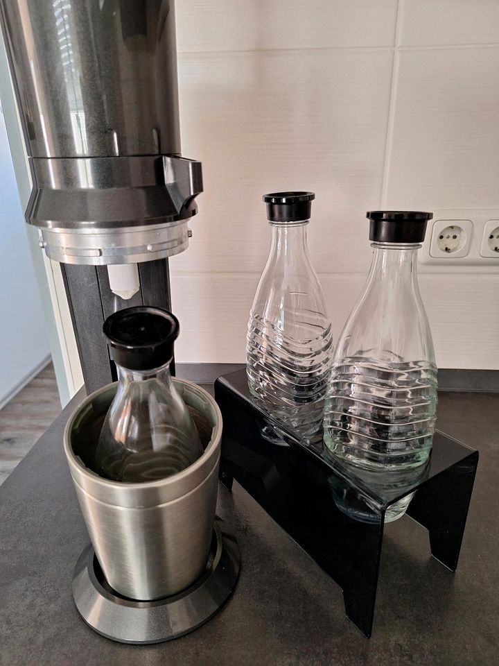 Soda Stream  Mit Austausch Zylinder und 3 Glasflaschen und  Abtro in Bobenheim-Roxheim