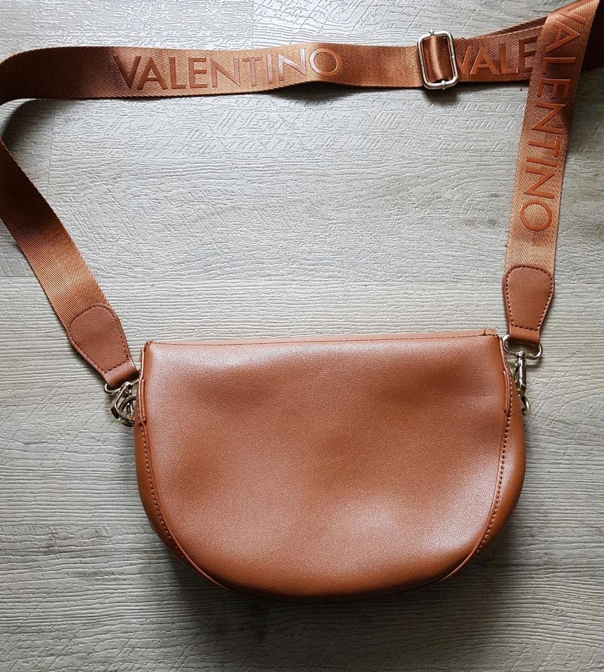 Valentino Tasche Crossbag Mit Gurt in Solingen