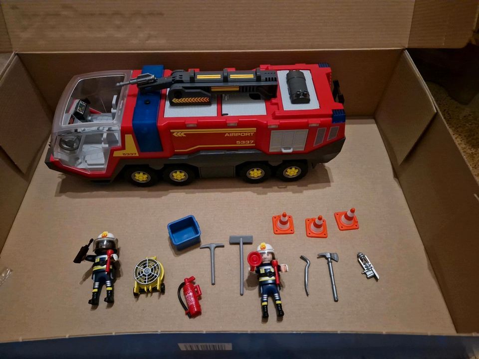 Feuerwehr Playmobil 5337 mit Licht und Sound OVP in Schonungen