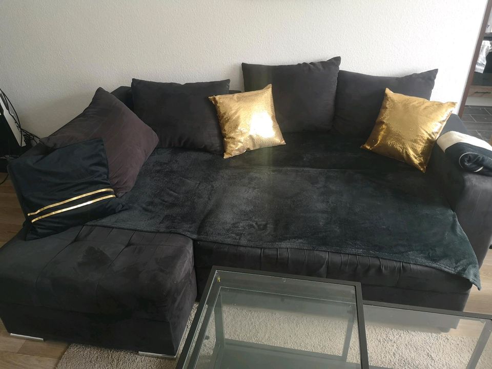 Couch Sofa wohnlandschaft schwarz bettkasten Wohnzimmer in Gießen