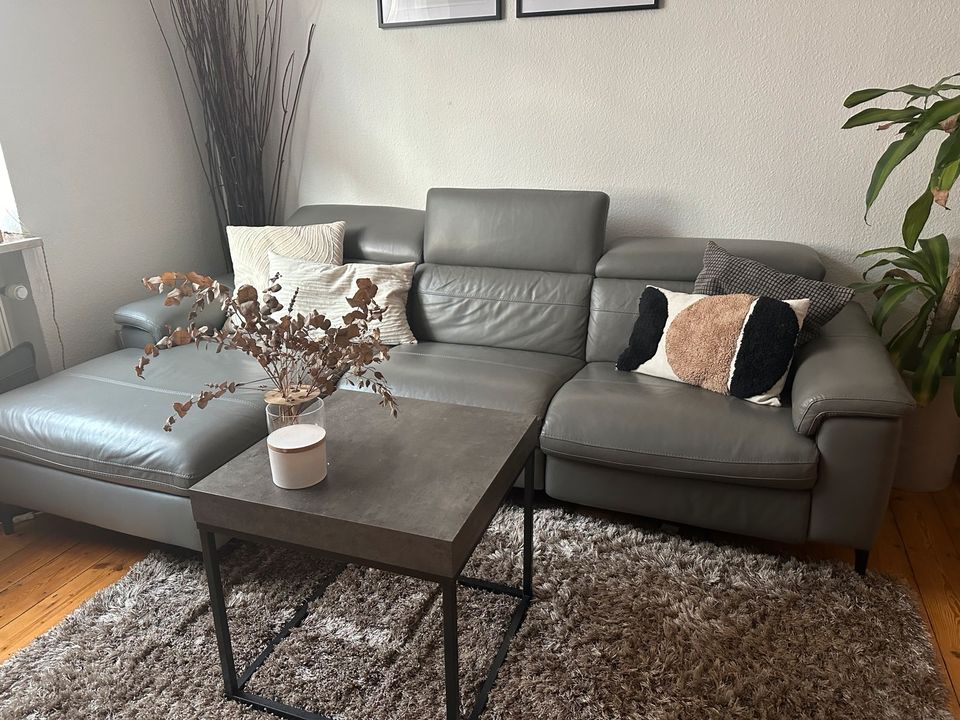 Sofa couch leder grau elektrisch in Frankfurt am Main