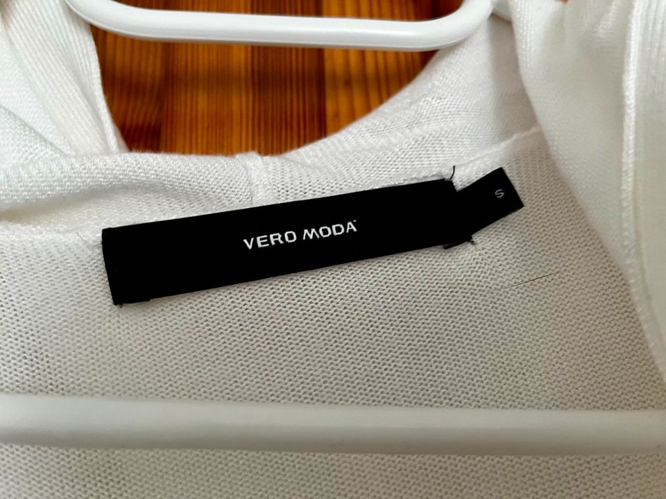 Vero Moda Strickjacke mit Kapuze in Hamburg