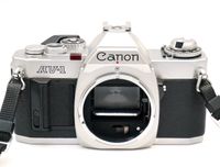 CANON AV-1 SLR SPIEGELREFLEX KAMERA VOLLE FUNKTION + ZUBEHÖR AV1 Berlin - Lichtenberg Vorschau