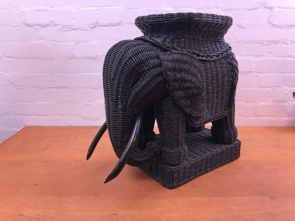 Vintage ELEFANT 70er Hocker Beistelltisch Rattan Korbgeflecht MCM in Hamburg