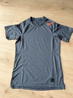 Nike Pro T-Shirt Laufshirt Gr. M Parchim - Landkreis - Pinnow Vorschau