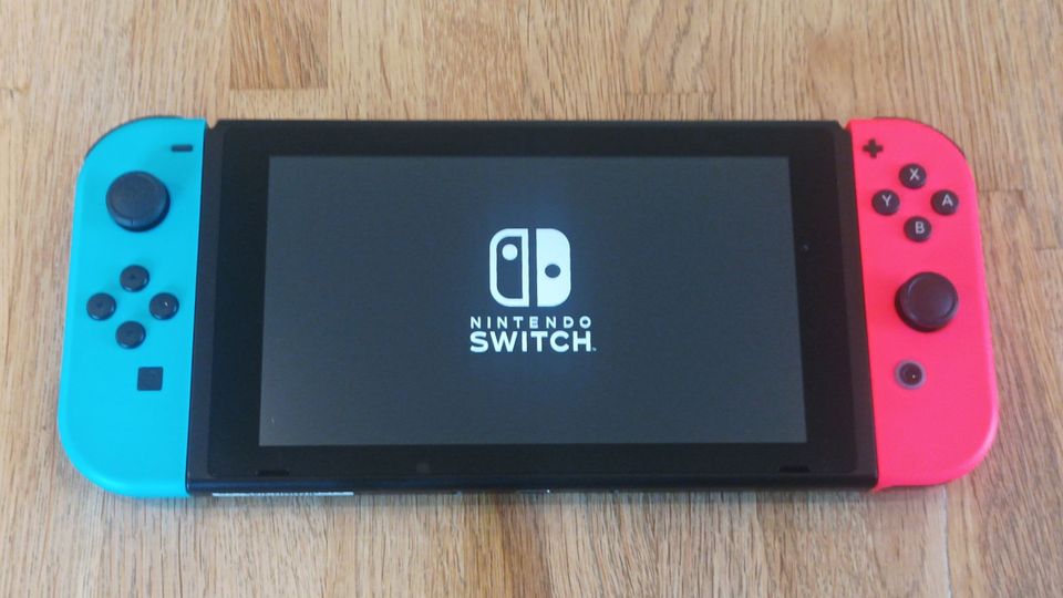 Nintendo Switch (mit verbesserter Batterielaufzeit) in Meine