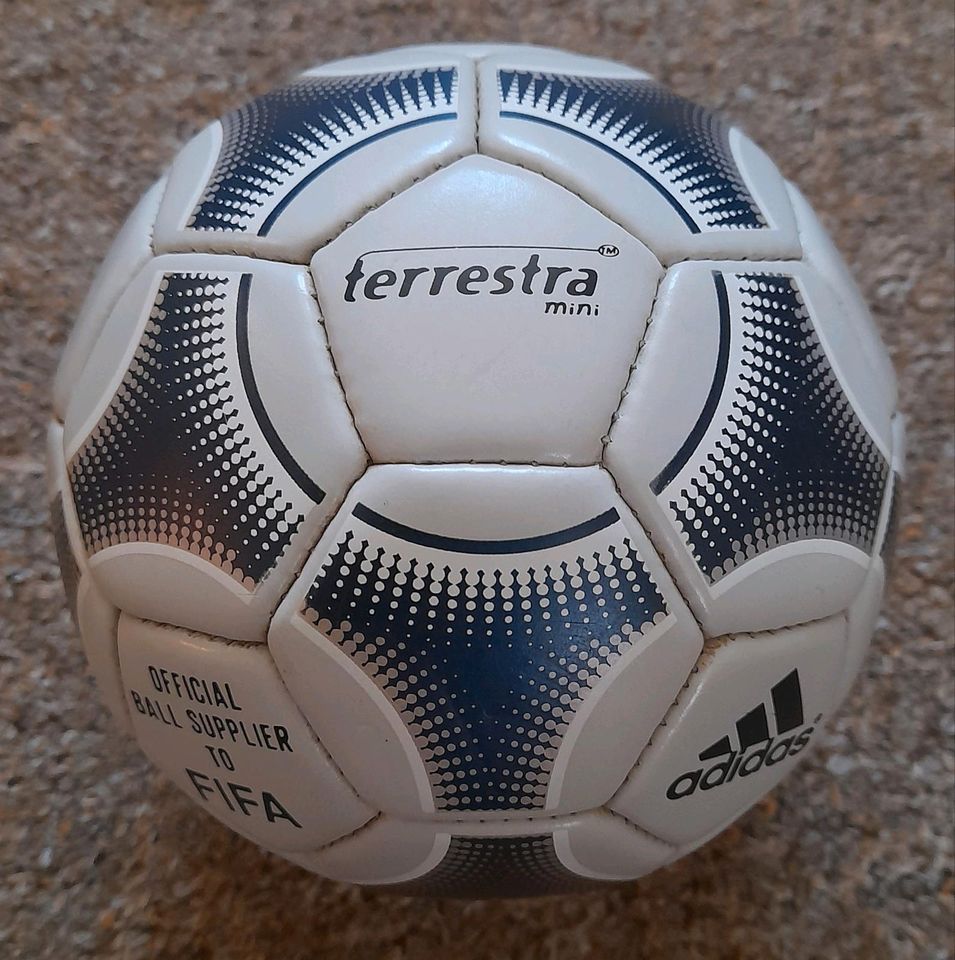 * adidas TERRESTRA Mini-Fussball zur EM 2000 von McDonalds - TOP in Storkow (Mark)