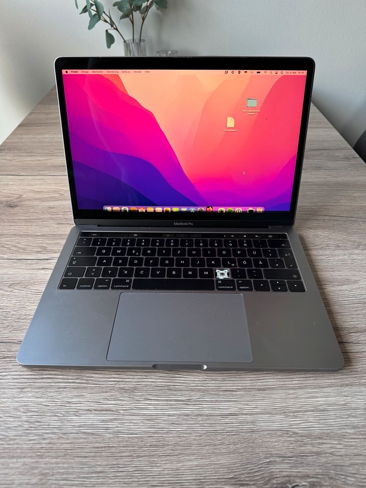MacBook Pro 13 Zoll (2016) mit Touchbar in Langen (Hessen)
