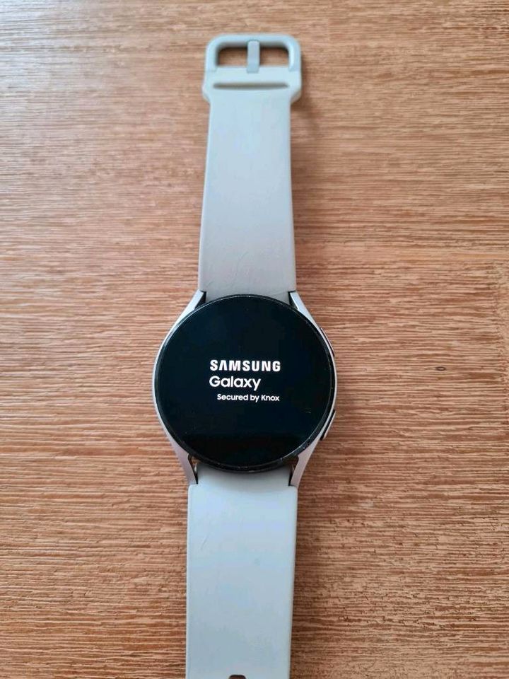 Samsung Galaxy Watch 4 SM-R860 in Landshut