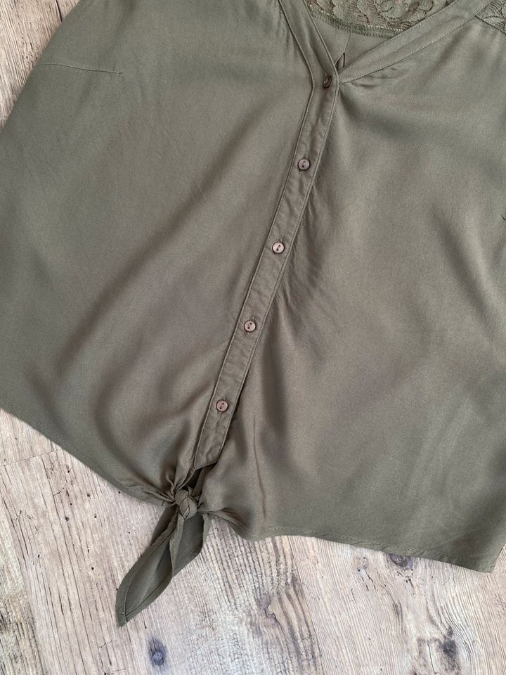 ONLY Damen Bluse mit Spitze Khaki Gr. 38 wie neu in Hattenhofen