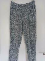 Bequeme Damenhose Tchibo Gr. 36/38 dunkelgrau/weiß gemustert Hessen - Schauenburg Vorschau