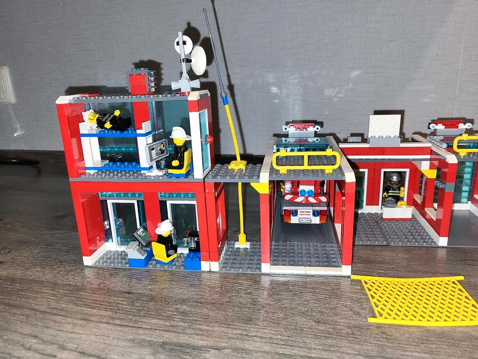 Lego City, Feuerwehrstation, 7208 in Saterland