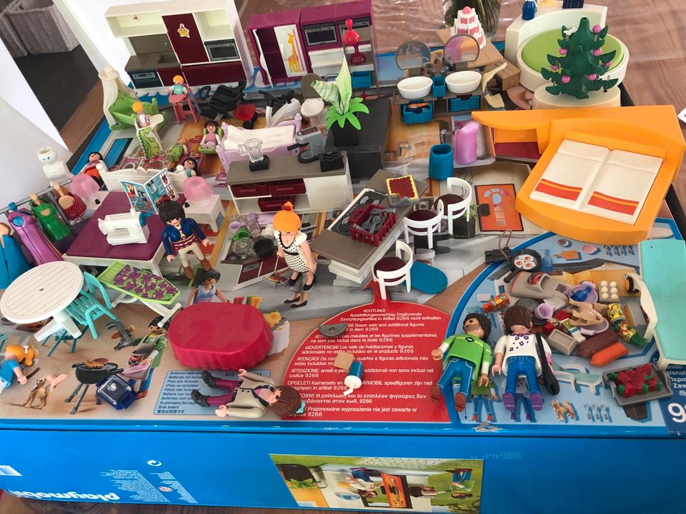 Playmobil Haus 9266 mit Zubehör UVP 228 EUR in Stuttgart