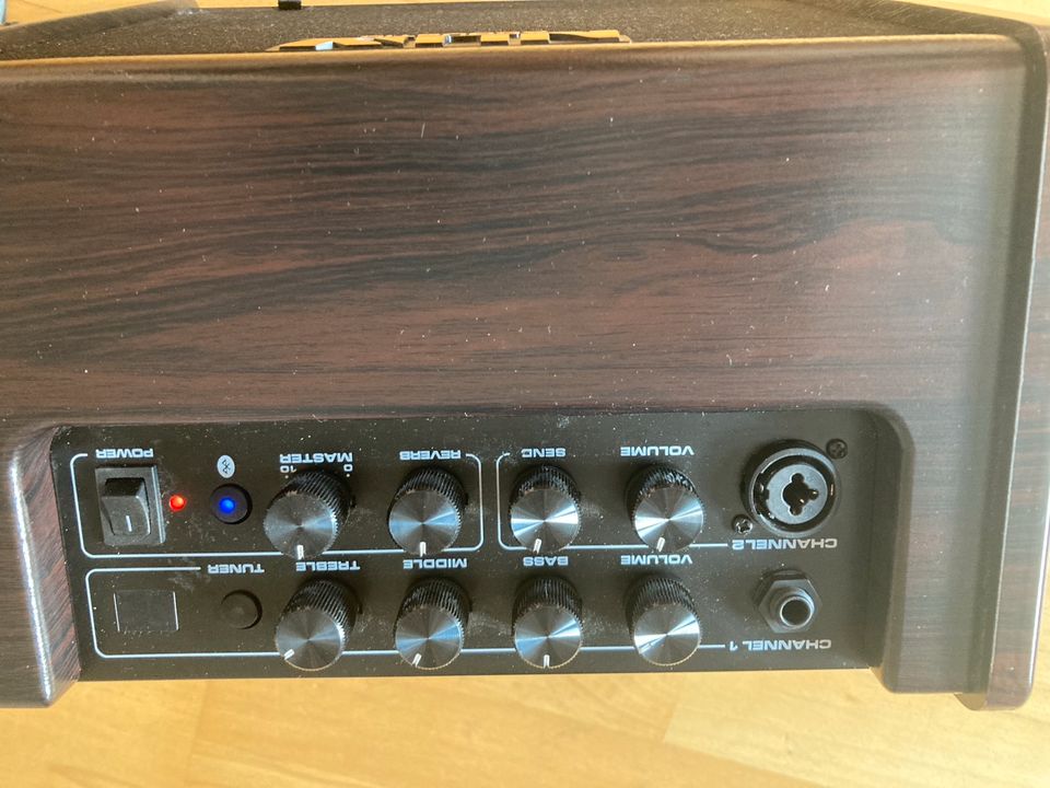 Nux 25 acoustic amplifier, wie neu, wenig benutzt in Offenbach