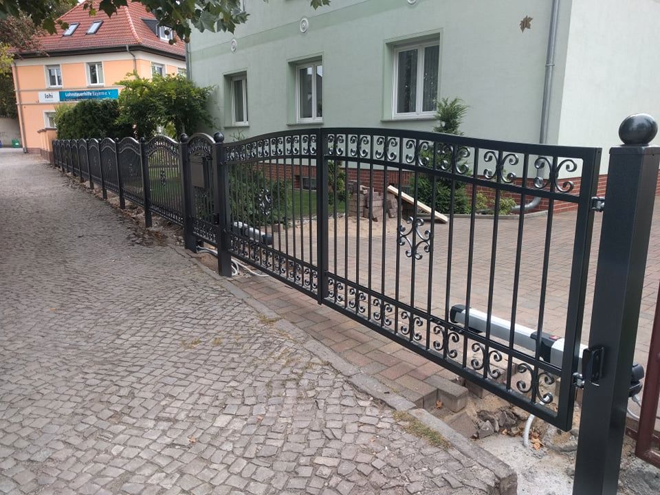 Metallzäune, Geländer/Balustraden, Doppelstabmatten und Treppen in Leipzig