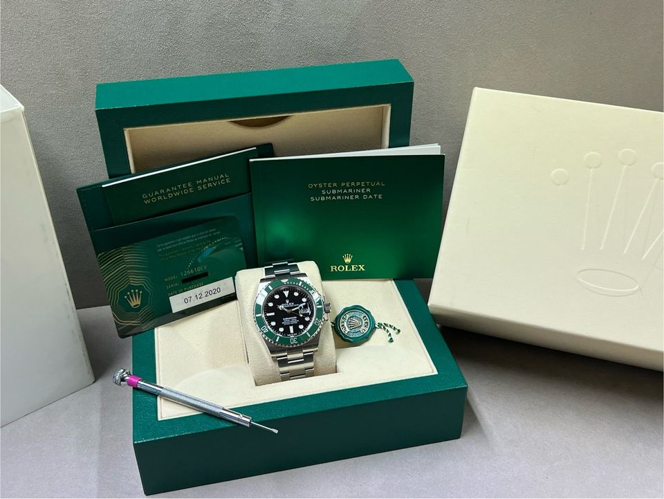 Rolex Submariner Date 41 Starbucks | 126610LV | Fullset | 12/20 in Kitzingen