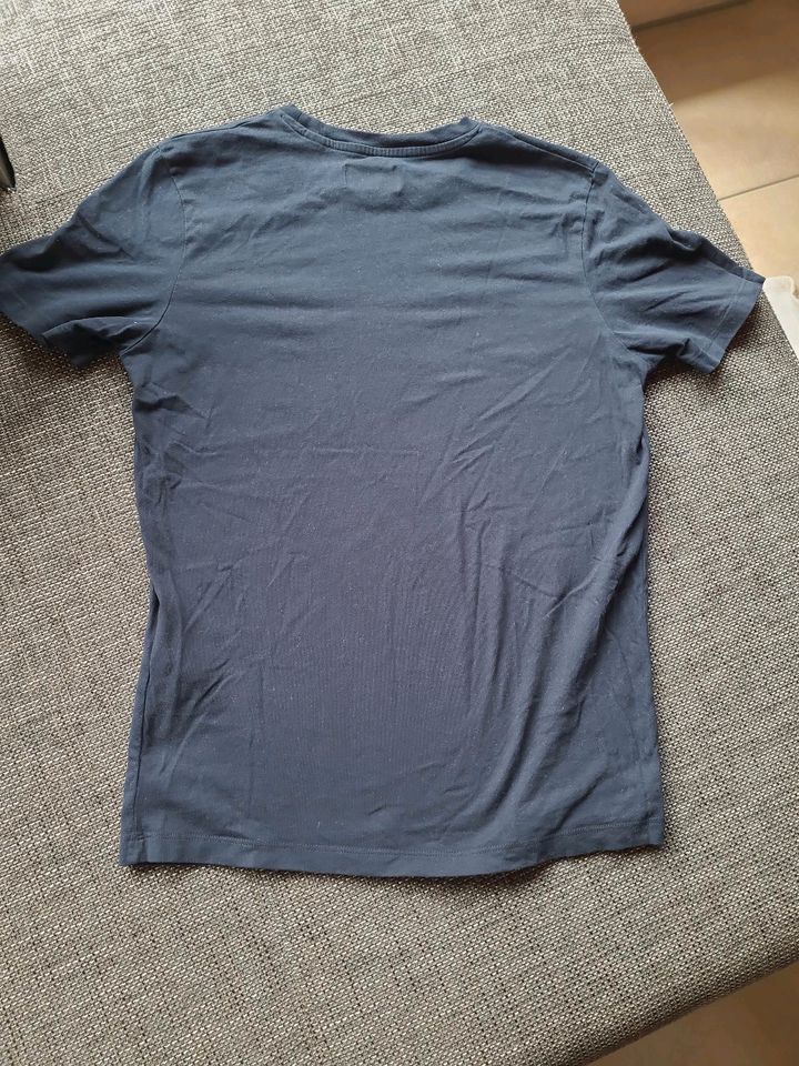 Jack&Jones Tshirt in Gr. XS  dunkelblau - TOP Zustand in Burkau