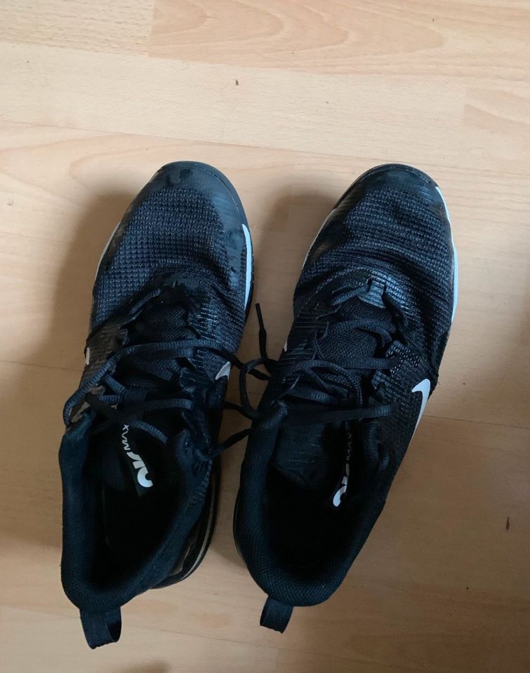 Biete Nike Schuhe an. Verfügbar ab 23.5.24‼️ in Bergen auf Rügen