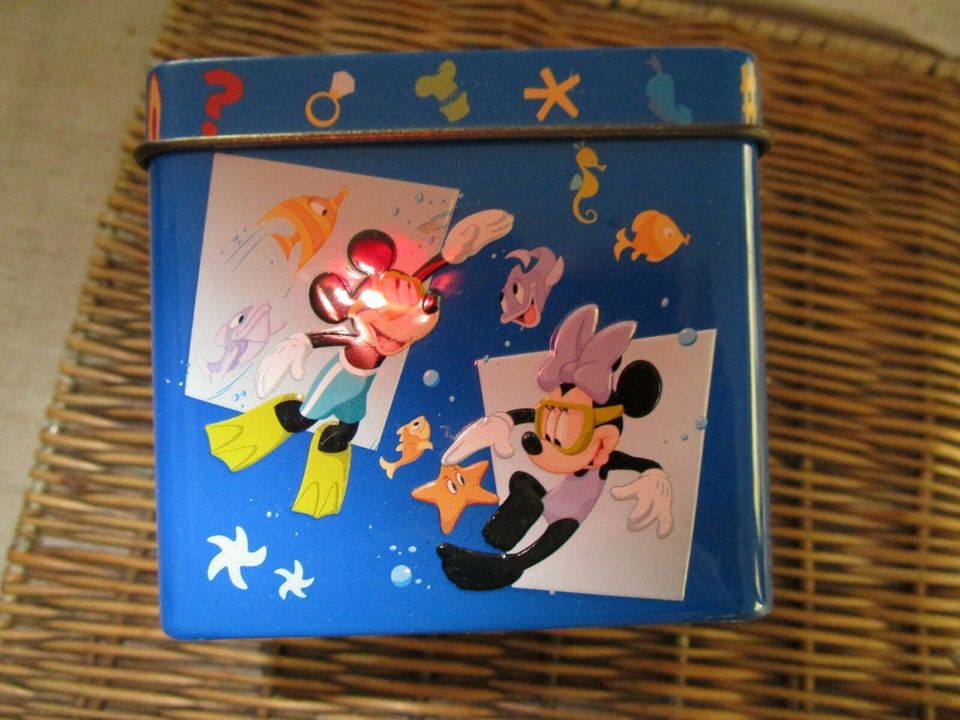 Alte Blechdose mit Spieluhr  Disney in Borken