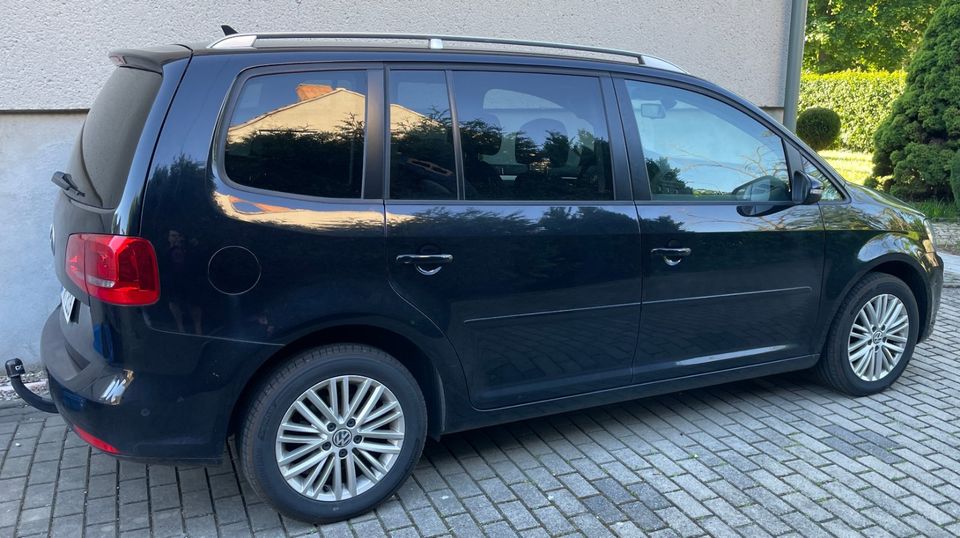 VW Touran 2,0 tdi  DSG Automatik 5-Sitzer 140 PS in Roßleben