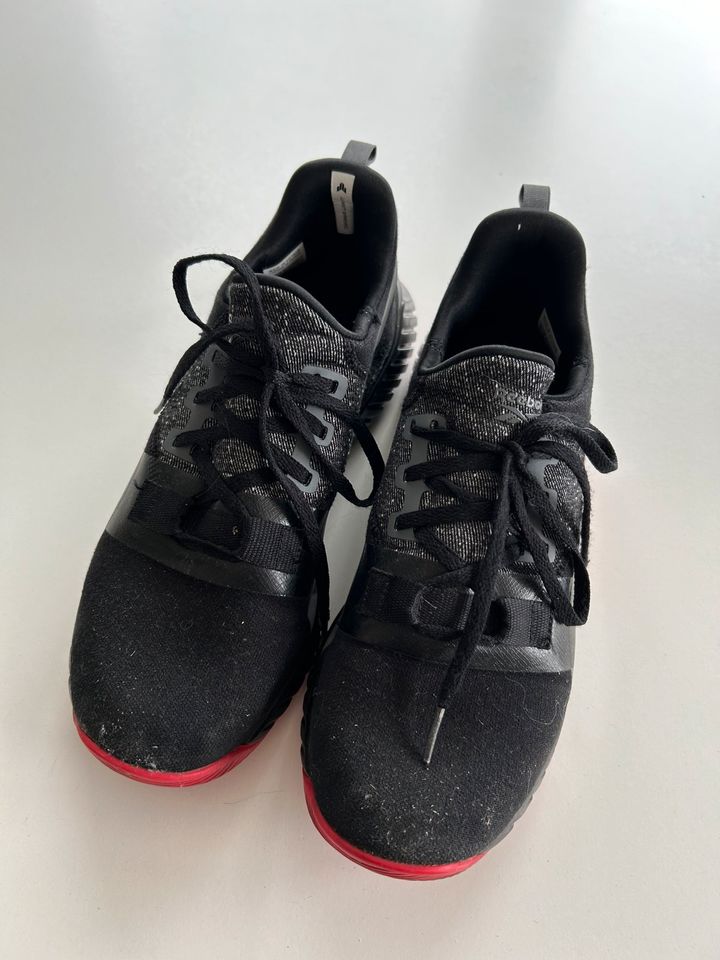 Reebok Sneaker Herren 42,5 schwarz rot in Stuttgart