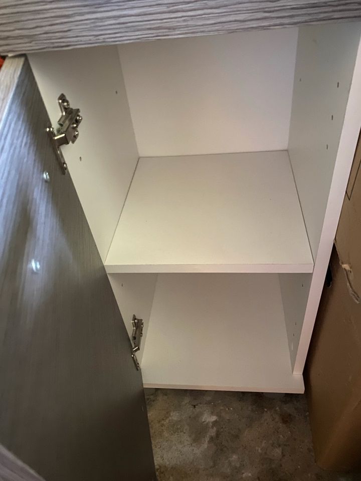 Badezimmer Schrank in Husum