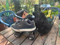 Rollschuhe (Nike Schuhe mit Rollo-Platten) – Größe 40,5  Schuhe Niedersachsen - Isernhagen Vorschau