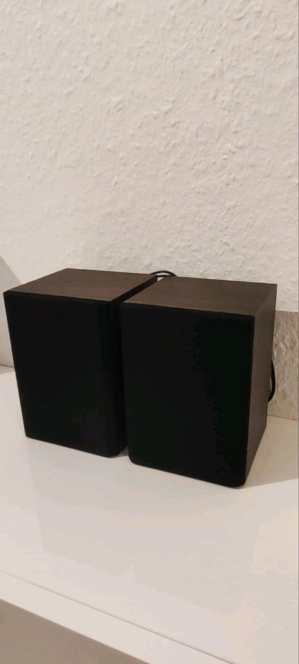 Mini-Lautsprecherboxen 10x10x14 cm (BxTxH) in Mainz