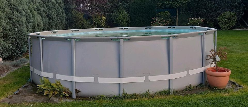 Intex Frame Pool 488x122 cm, Sandfilter, Zubehör in Oberhausen