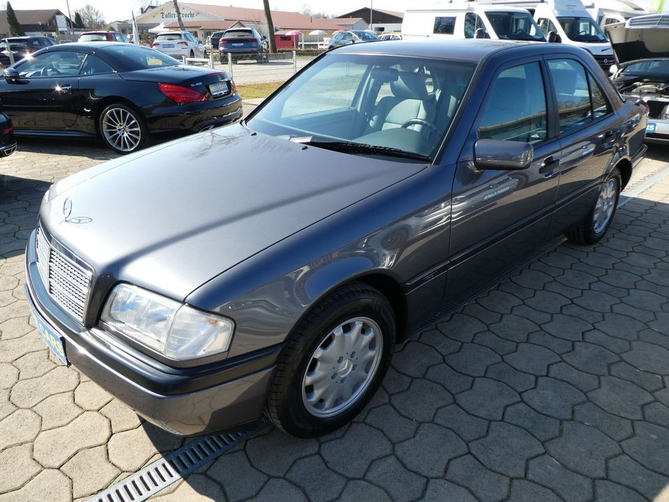 Mercedes-Benz C 180 CLASSIC Neuwagenzustand*NUR 17´km in Polling