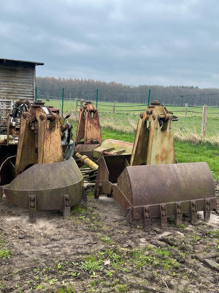 Suche Brunnengreifer und Brunnenzangen vom T174 Bagger in Ahrenshagen-Daskow