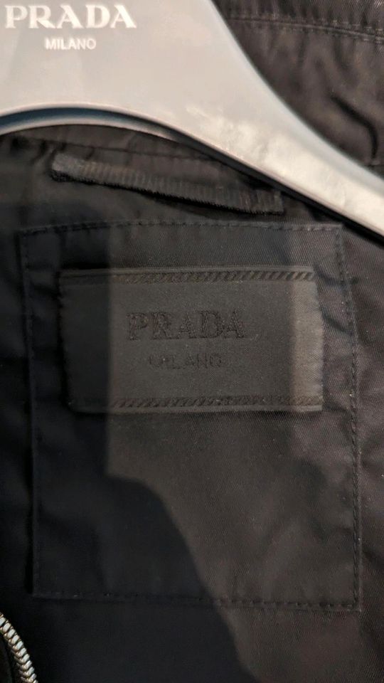 Original Prada Nylon Jacke Gr. M in Berlin