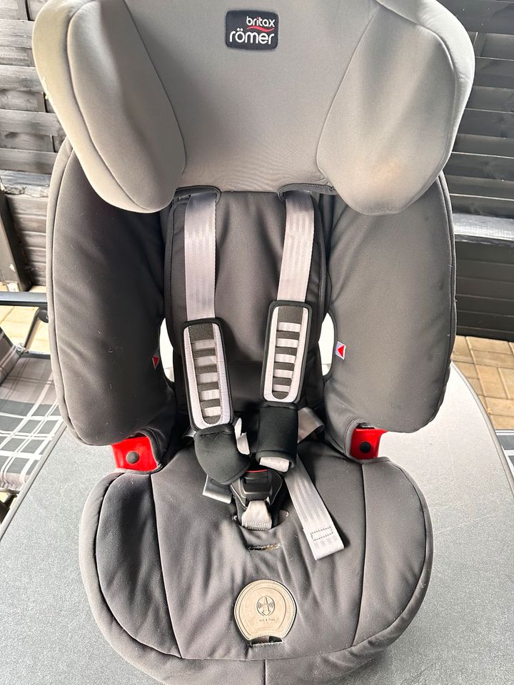 * Römer Britax EVOLVA  9- 36 Kg / Guter Zustand * Grau in Altdöbern