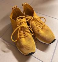 Sneaker Turnschuhe Schuhe gelb 40 Nordrhein-Westfalen - Solingen Vorschau