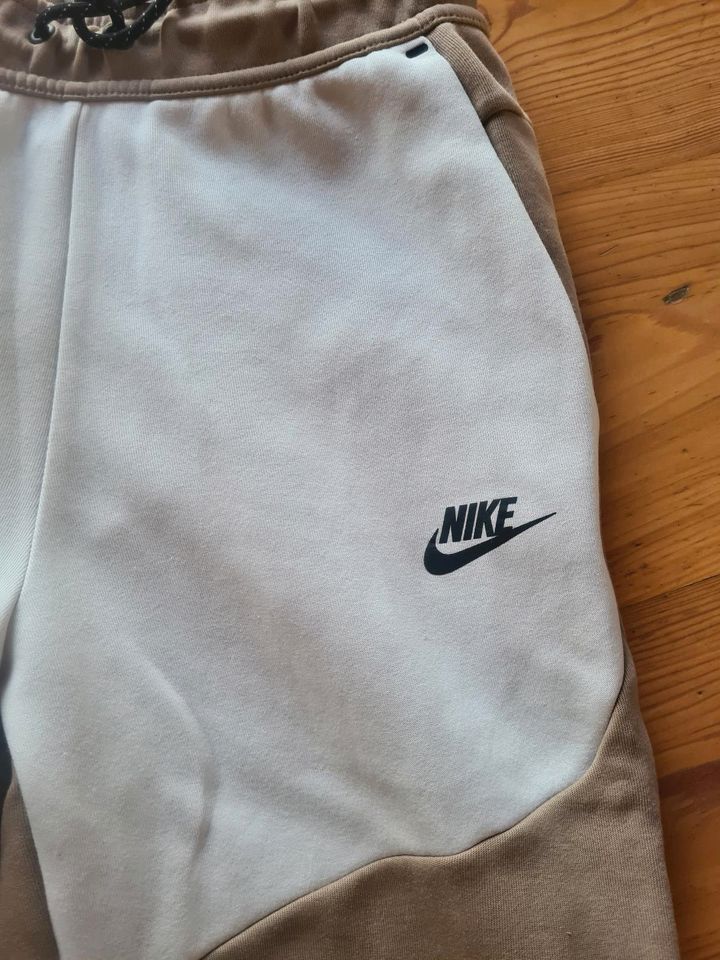 Nike Tech Fleece Hose Gr S in Kirkel