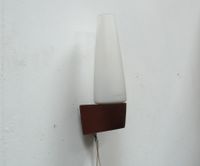 50er 60er Tüten Wandlampe Teak Sockel Glasschirm Weiß Mid Century Rheinland-Pfalz - Sinzig Vorschau