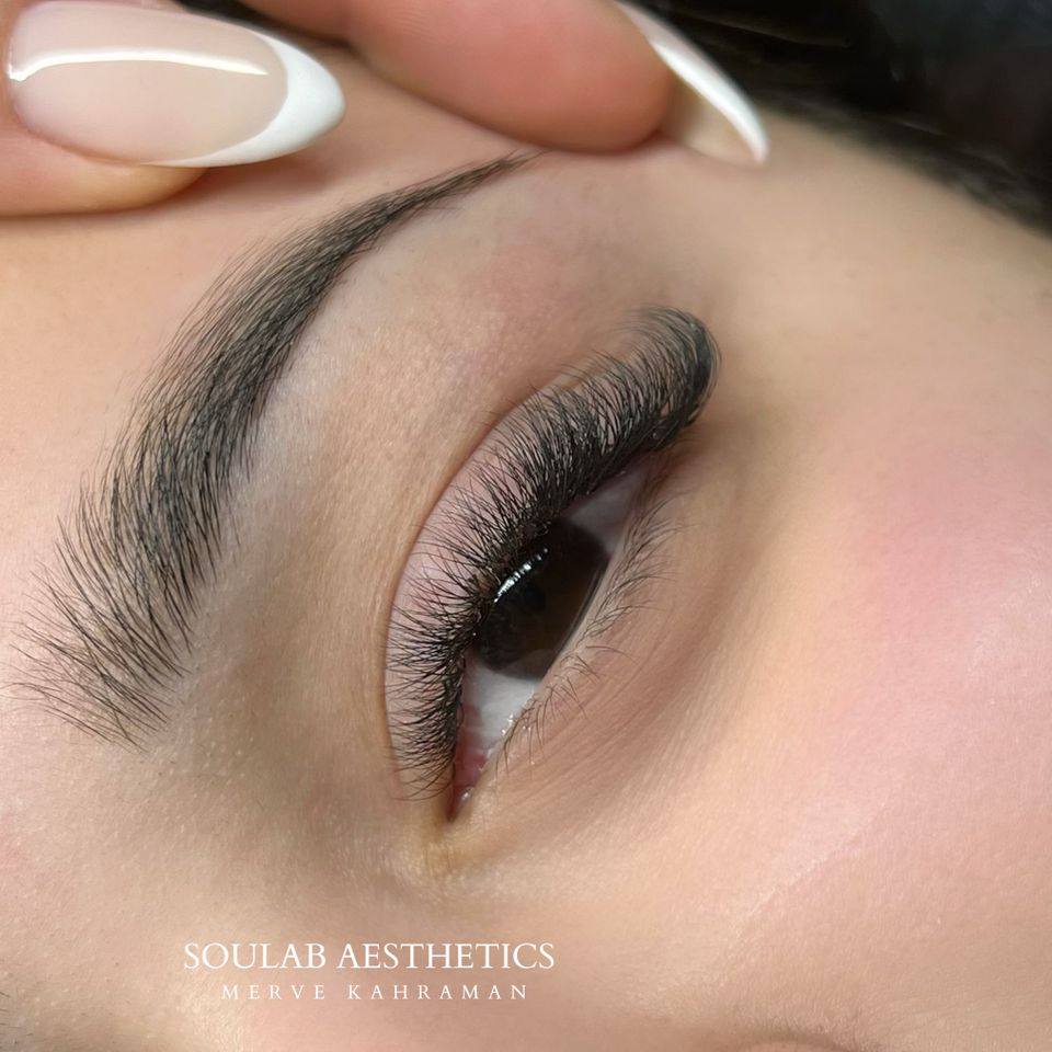 ☞ EXKLUSIVE WIMPERNVERLÄNGERUNG /LASH EXTENSIONS in Hamburg