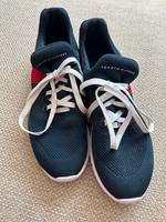 Leichter Schuh von Tommy Hilfiger in Größe 39 Bayern - Erlangen Vorschau