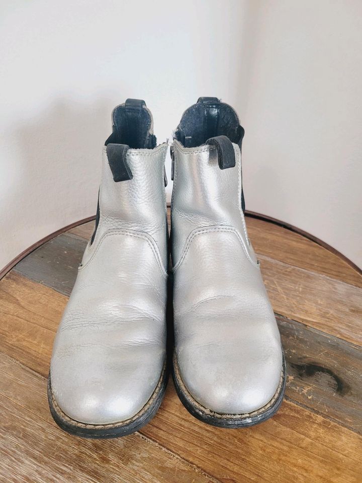 Kavat Stiefel 34 Silber in Düsseldorf