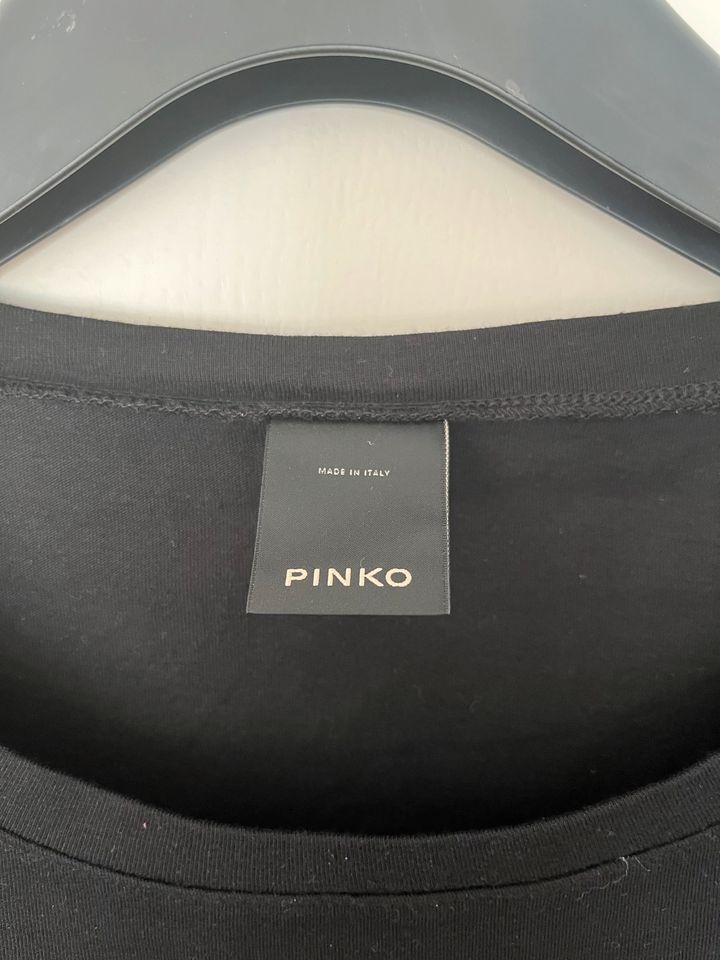Pinko T-Shirt schwarz mit roten Applikationen Gr. L *neuwertig* in München