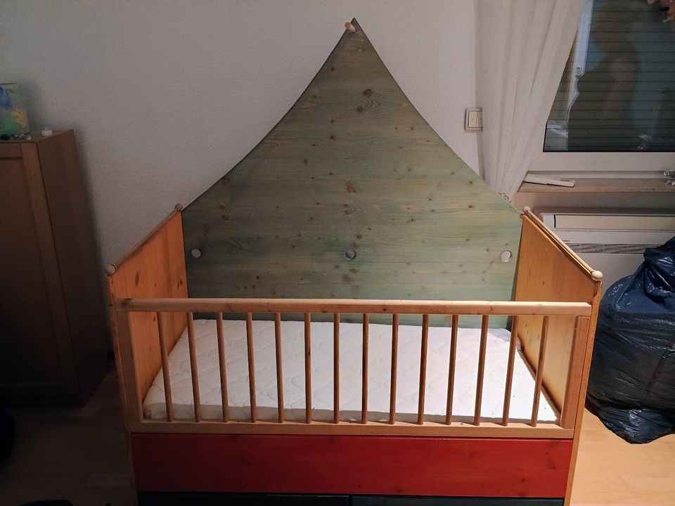 Kinderbett mit Matratze 124x65 in Nürnberg (Mittelfr)